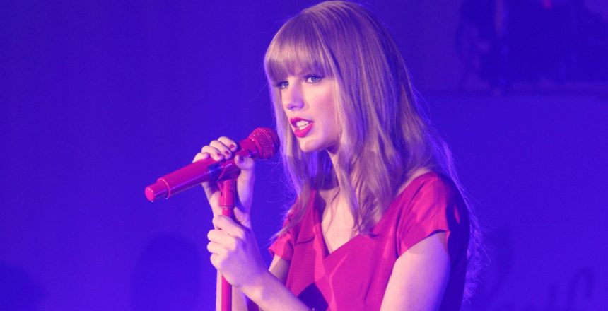 Taylor Swift donates $1M to victims of Tennessee tornadoes