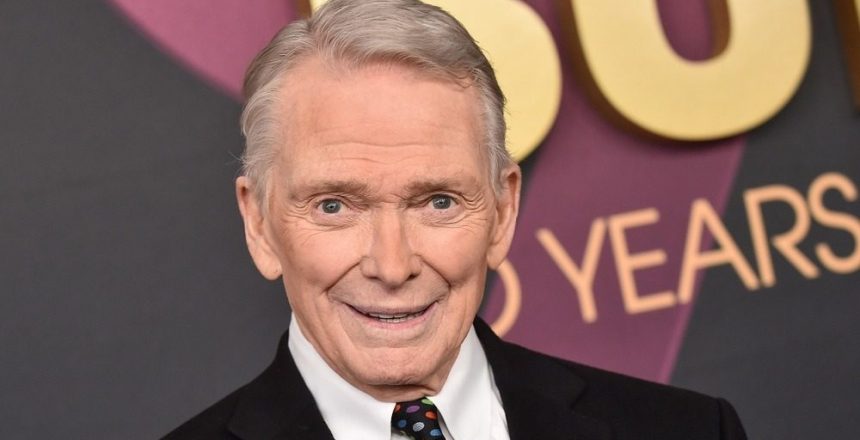 Bob Mackie, legendary designer who defined Hollywood glamour, dies at 87