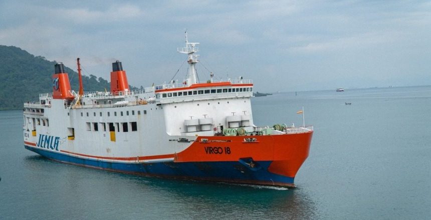 Massive search underway in Java Sea following ferry capsize that left at least 6 dead, 100’s missing